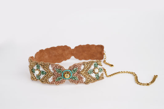 Laurel leaf choker