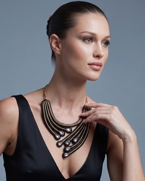 The Akemi Necklace